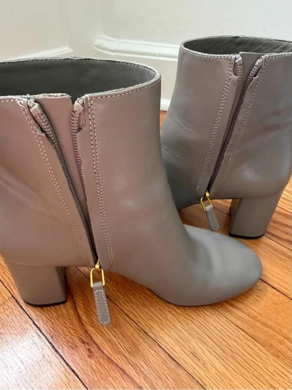 Tory Burch Brooke 7mm Heron Gray Calf Leather Block Heel Ankle Boots Women's 6.5